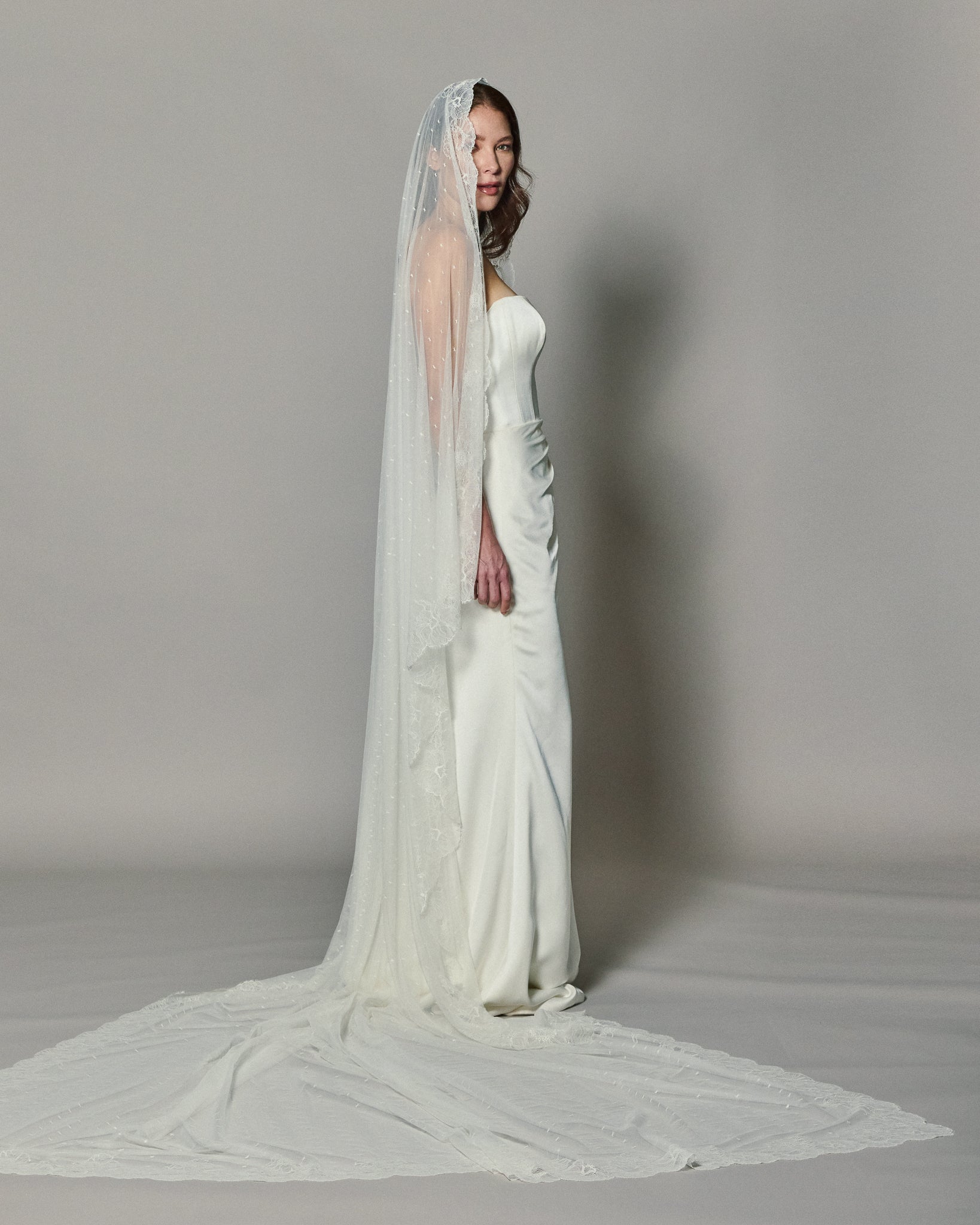 PENELOPE SPANISH LACE MANTILLA - Ofrenda Studio