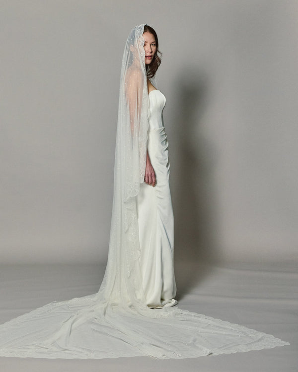 PENELOPE SPANISH LACE MANTILLA - Ofrenda Studio