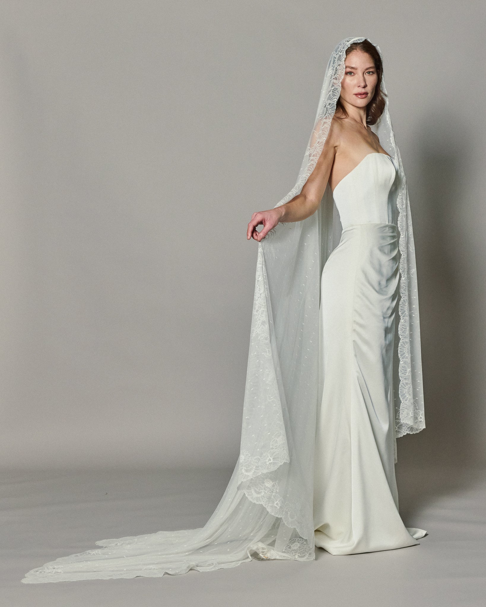 PENELOPE SPANISH LACE MANTILLA - Ofrenda Studio