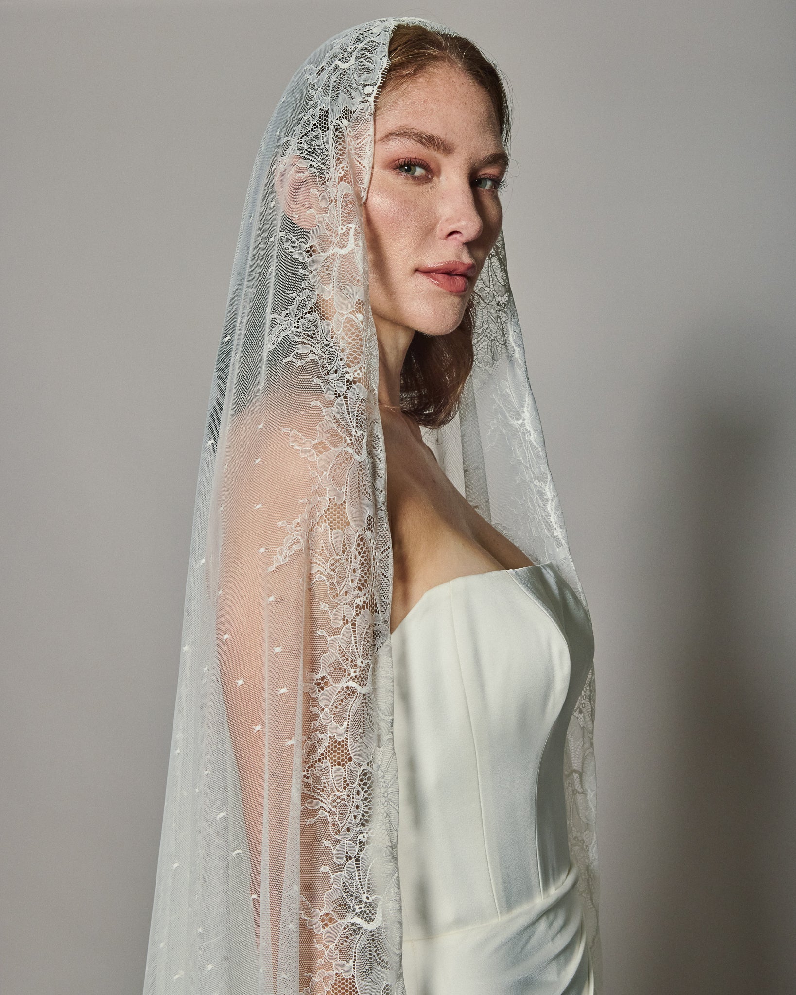 PENELOPE SPANISH LACE MANTILLA - Ofrenda Studio