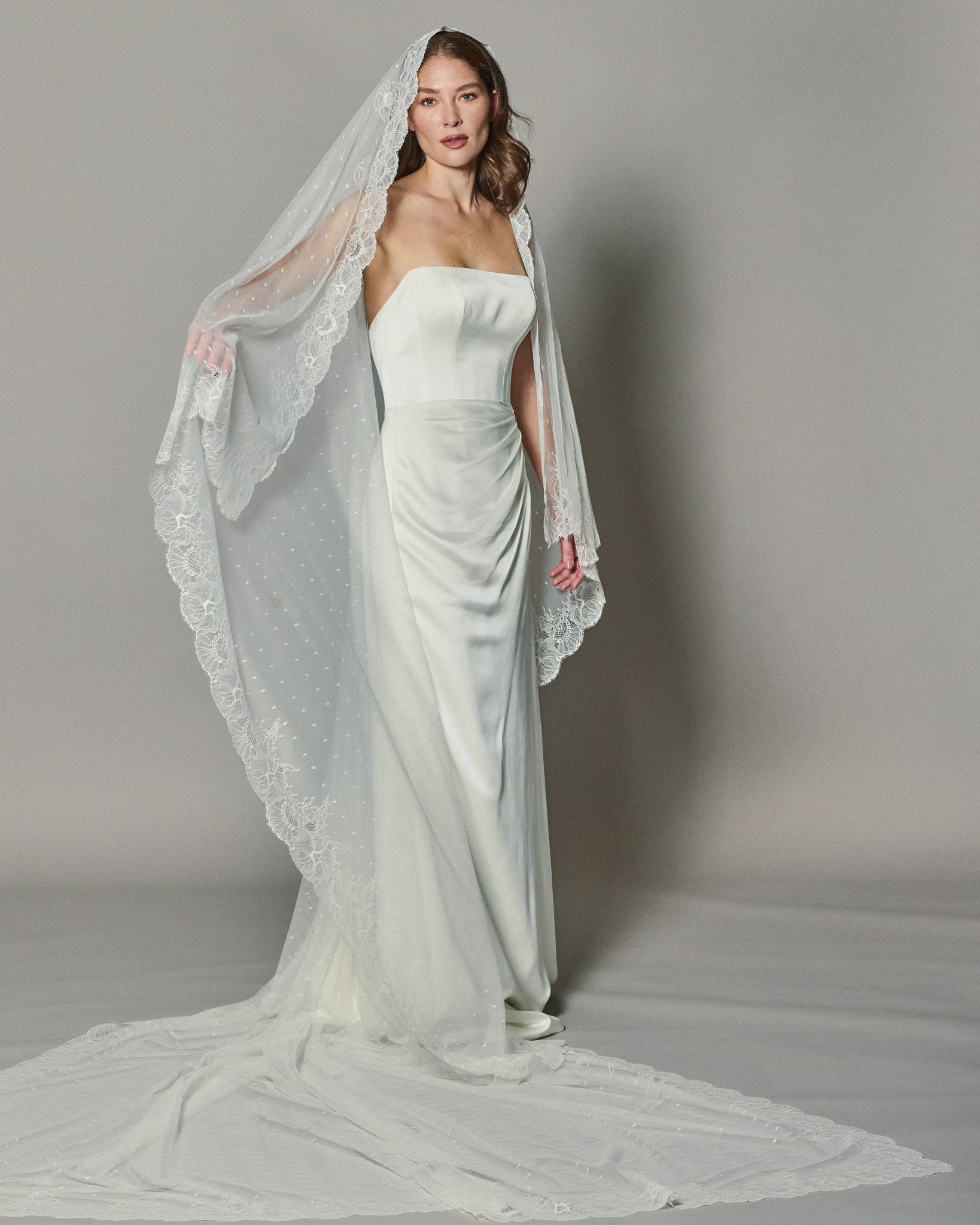 PENELOPE SPANISH LACE MANTILLA - Ofrenda Studio