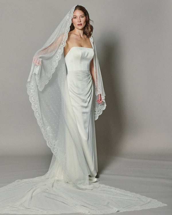 PENELOPE SPANISH LACE MANTILLA - Ofrenda Studio