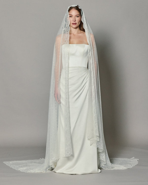 PENELOPE SPANISH LACE MANTILLA - Ofrenda Studio
