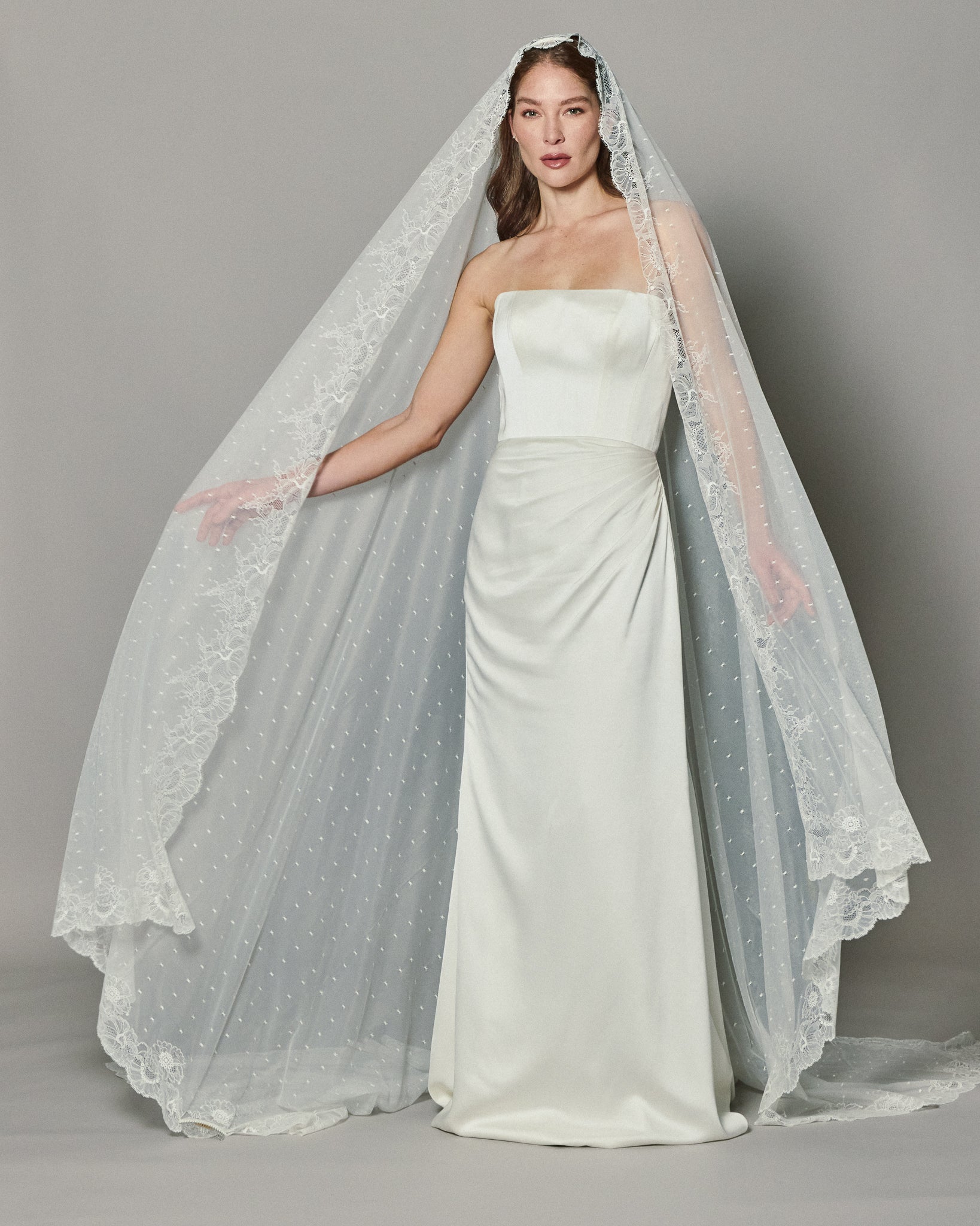 PENELOPE SPANISH LACE MANTILLA