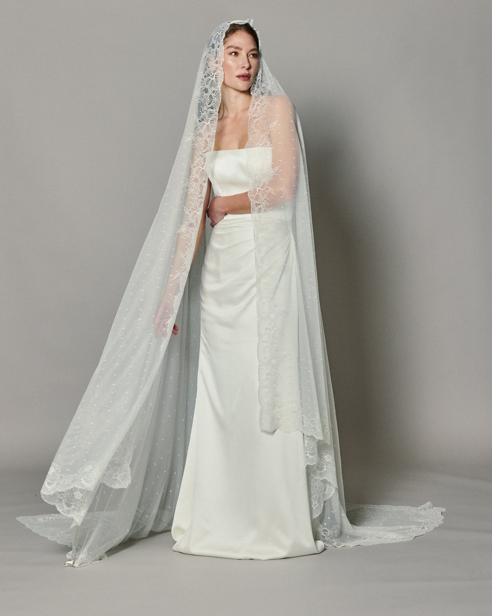 PENELOPE SPANISH LACE MANTILLA