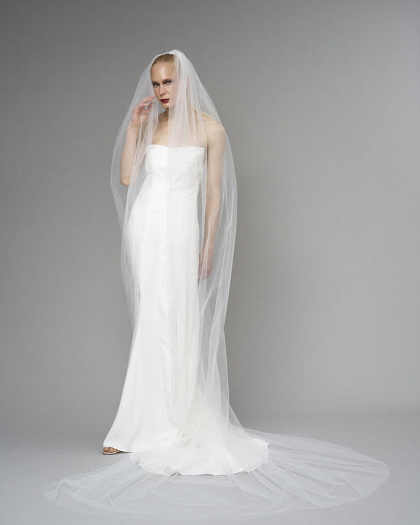 ENGLISH TULLE // RAW EDGE CATHEDRAL LENGTH  118" // OFF WHITE