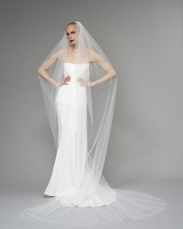ENGLISH TULLE // RAW EDGE CATHEDRAL LENGTH  118" // OFF WHITE