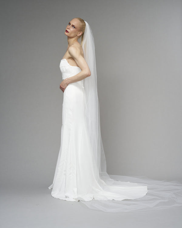 ENGLISH TULLE // RAW EDGE CATHEDRAL LENGTH  118" // OFF WHITE