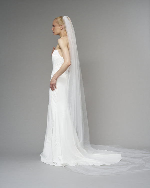 ENGLISH TULLE // RAW EDGE CATHEDRAL LENGTH  118" // OFF WHITE
