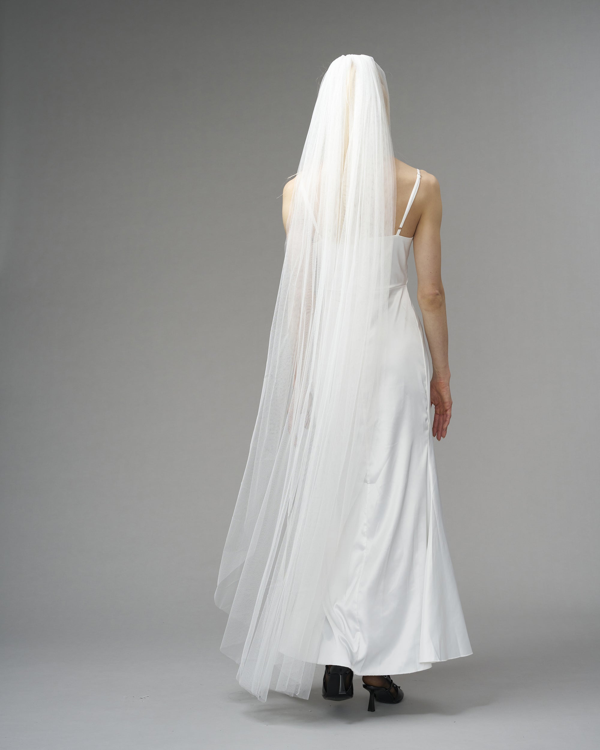 ECO TULLE // RAW EDGE WALTZ LENGTH 90" // LIGHT IVORY