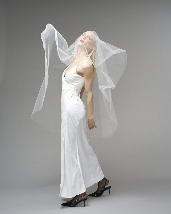 ENGLISH TULLE // RAW EDGE TWO TIER KNEE LENGTH 48" // IVORY