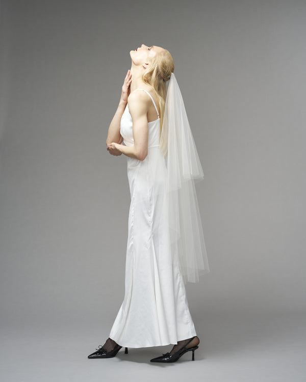 ENGLISH TULLE // RAW EDGE TWO TIER KNEE LENGTH 48" // IVORY