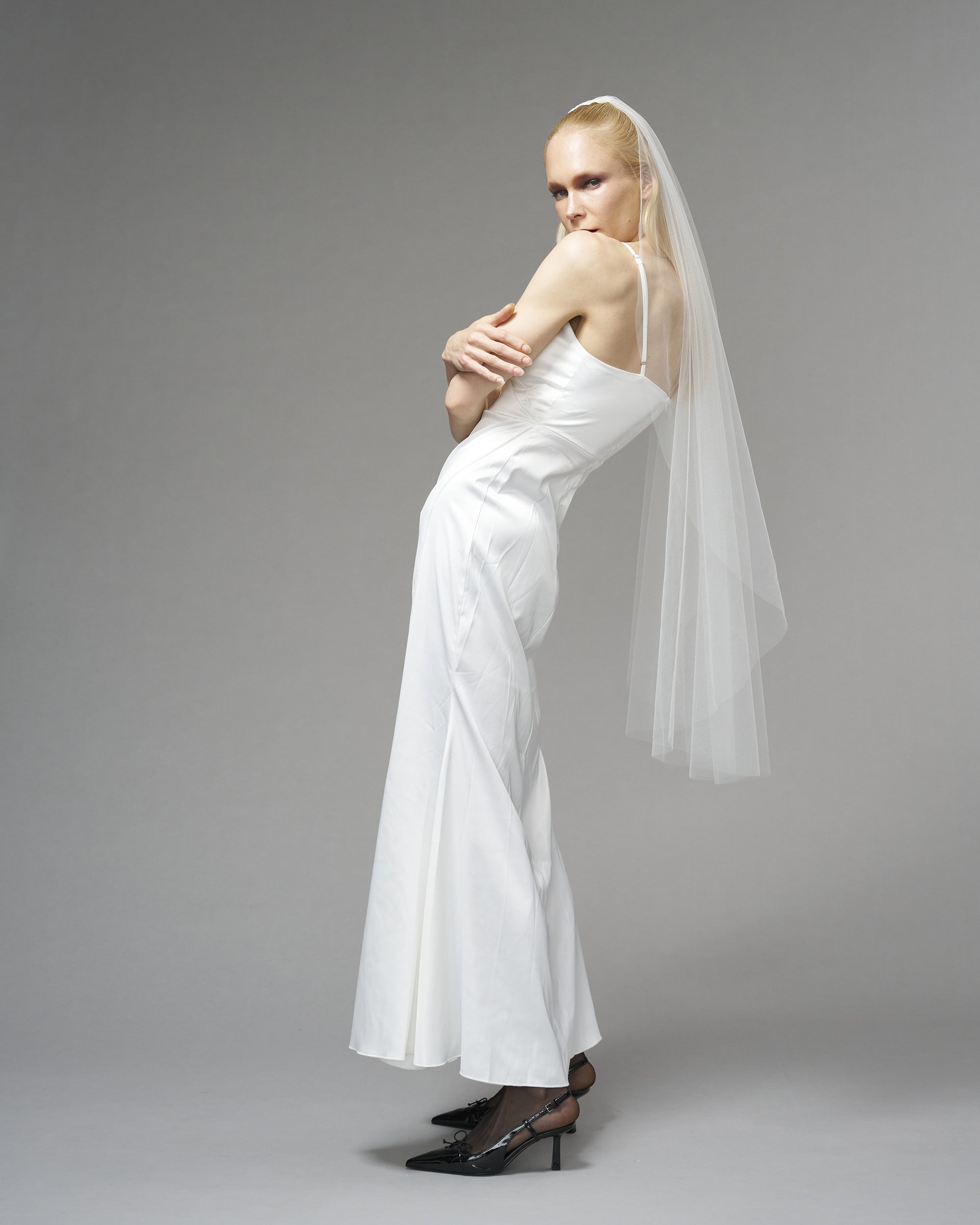 ENGLISH TULLE // RAW EDGE KNEE LENGTH 48"//  IVORY