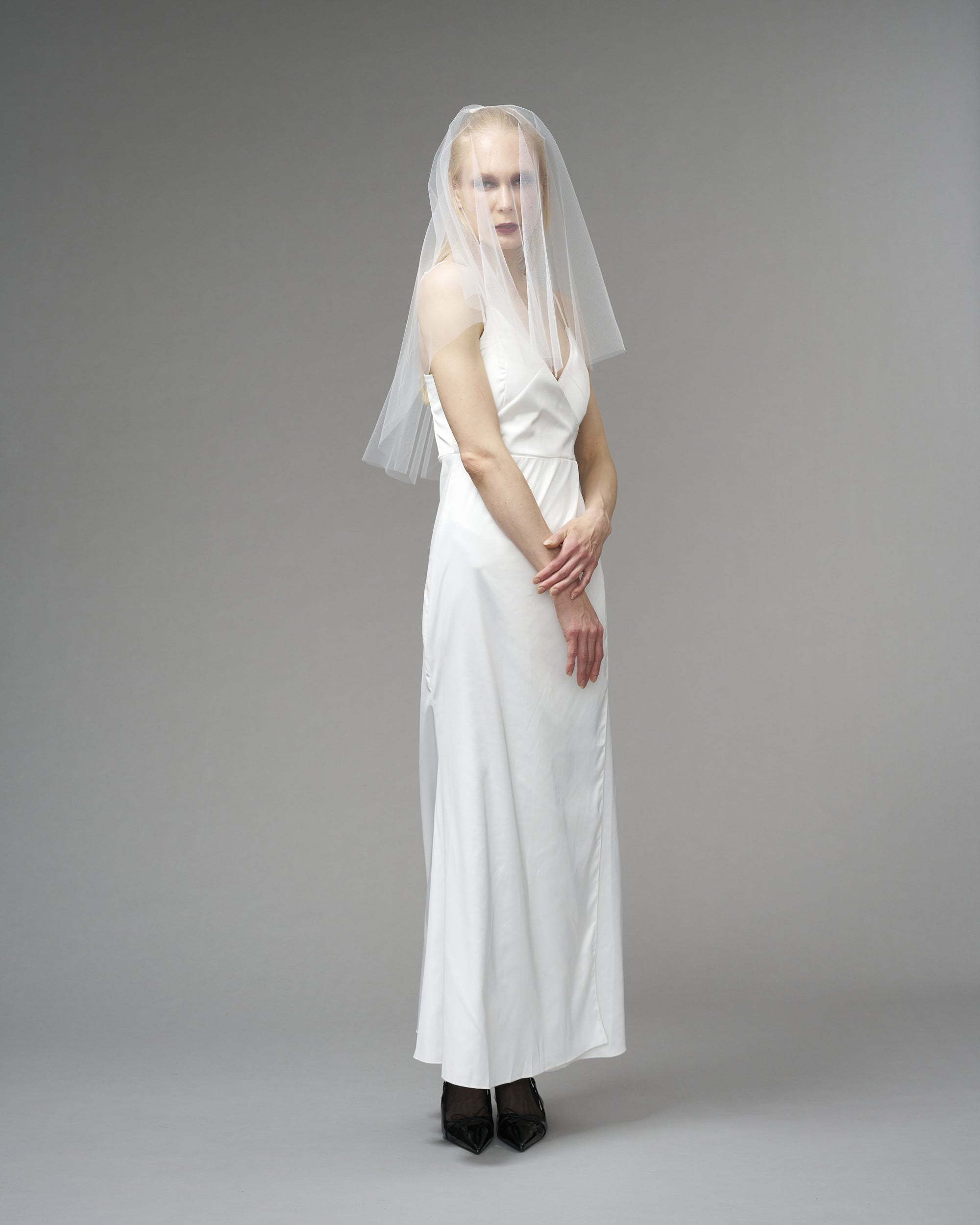 ENGLISH TULLE // RAW EDGE TWO TIER ELBOW LENGTH 30" // OFF WHITE