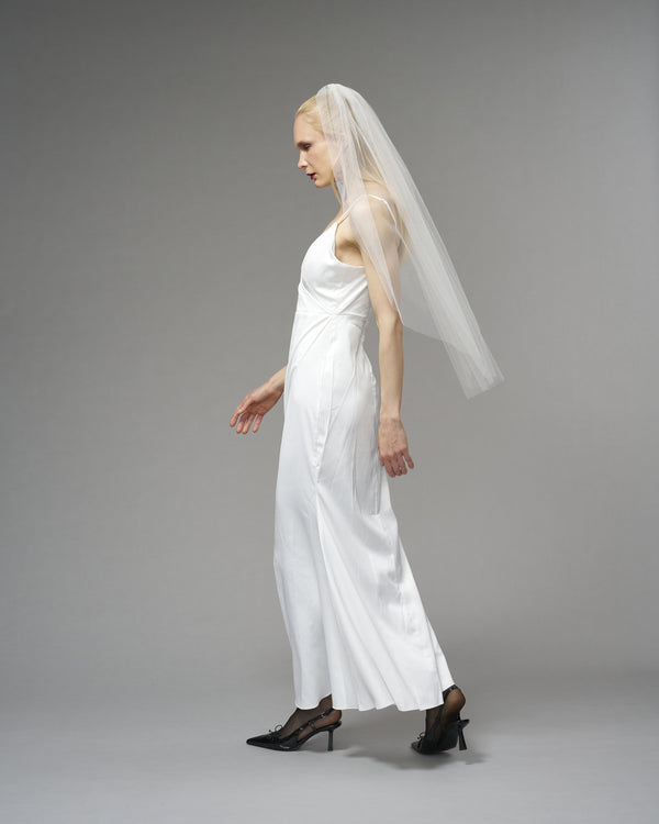 ENGLISH TULLE // RAW EDGE FINGERTIP LENGTH 38" // IVORY
