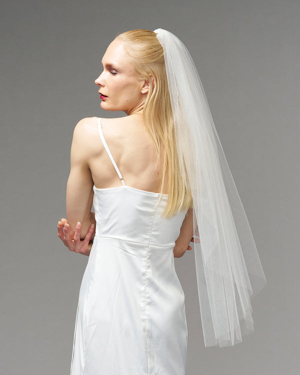 ENGLISH TULLE // RAW EDGE FINGERTIP LENGTH 38" // IVORY
