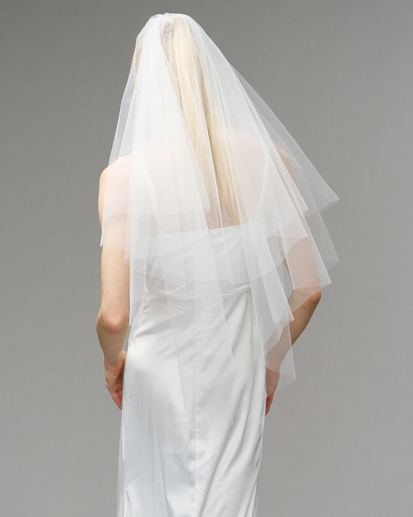 ENGLISH TULLE // RAW EDGE TWO TIER FINGERTIP LENGTH 41" // OFF WHITE