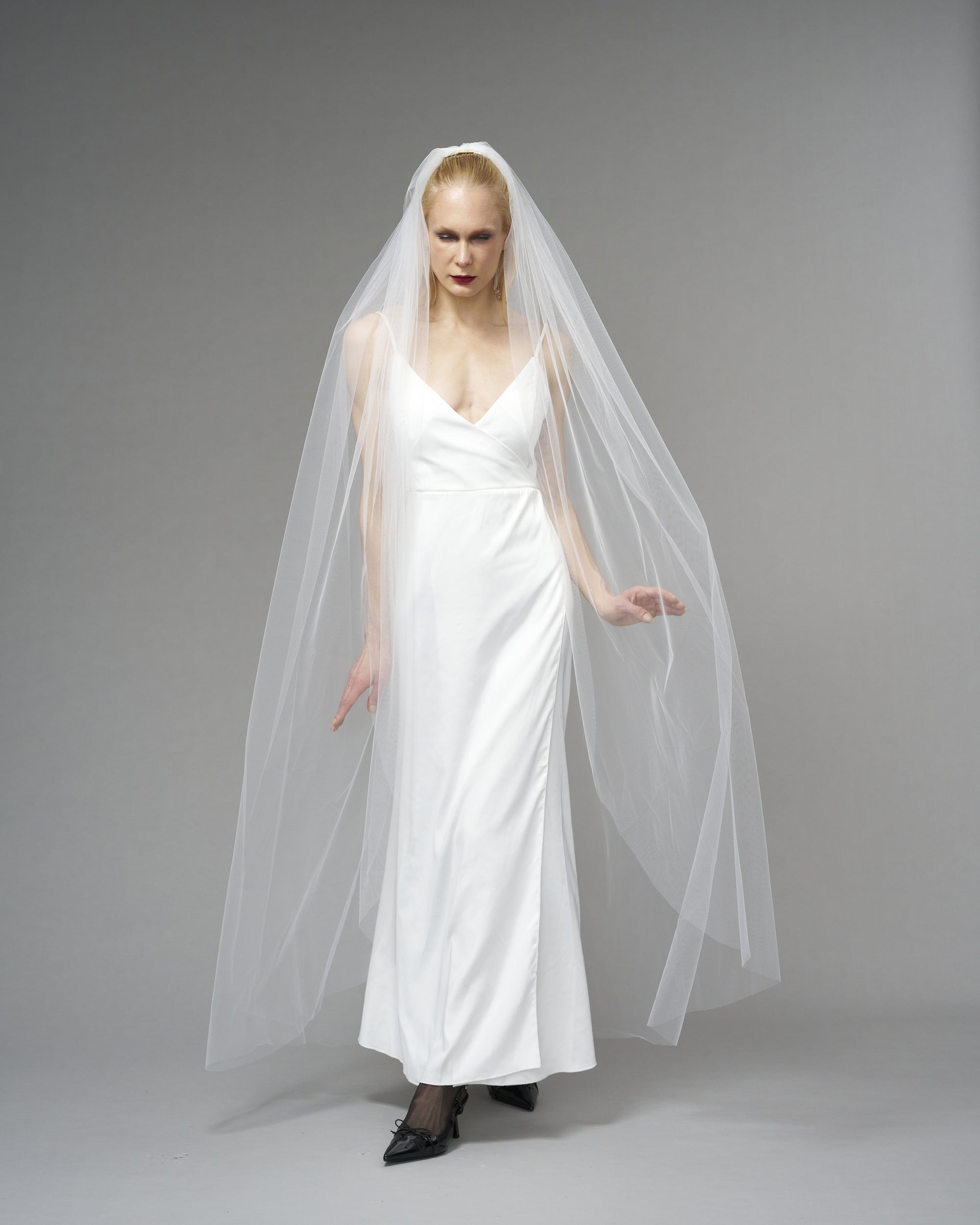 ENGLISH TULLE // RAW EDGE WALTZ LENGTH 72" // OFF WHITE