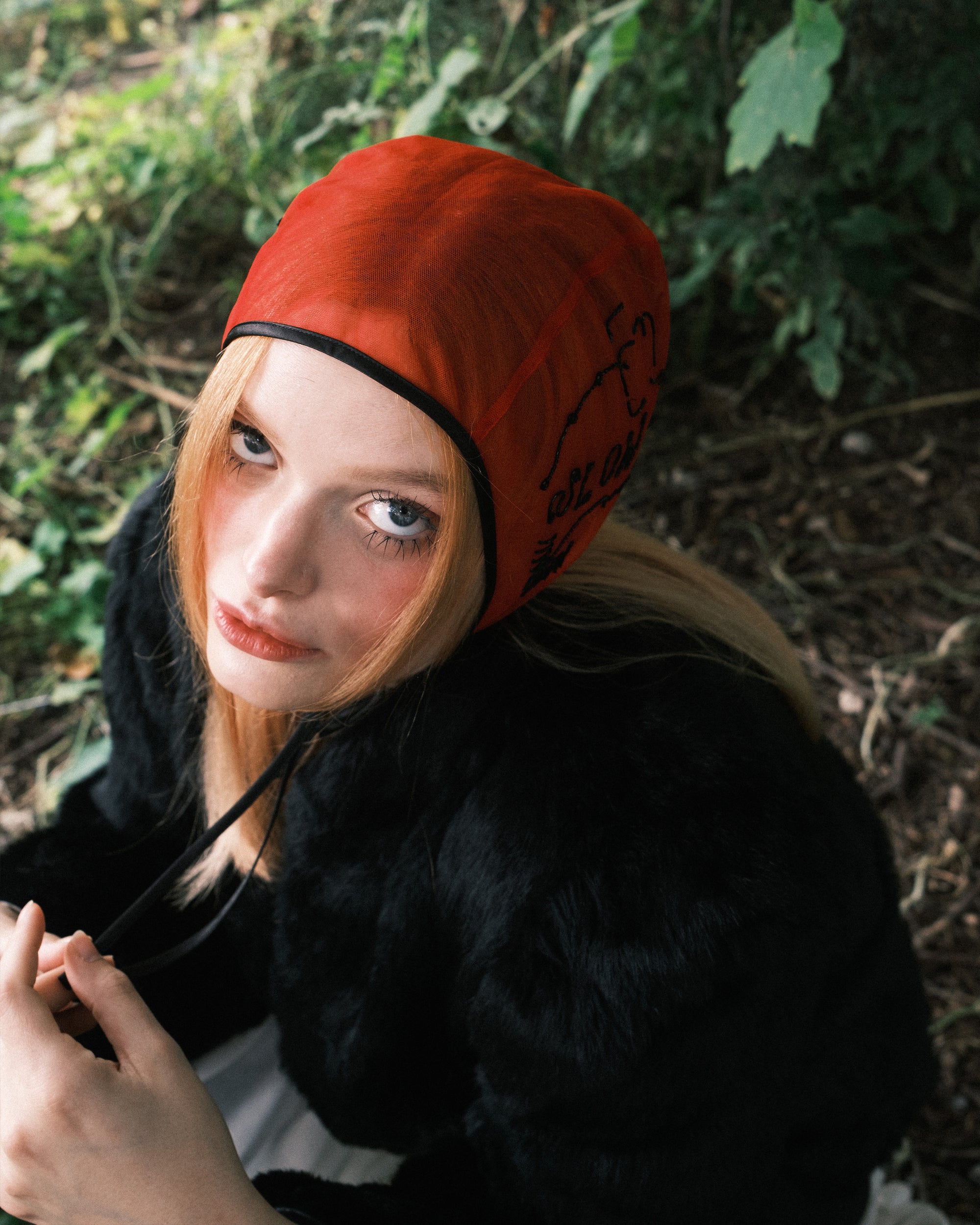 SLOW SHADOWS RED BONNET .- X Jackie Crespo