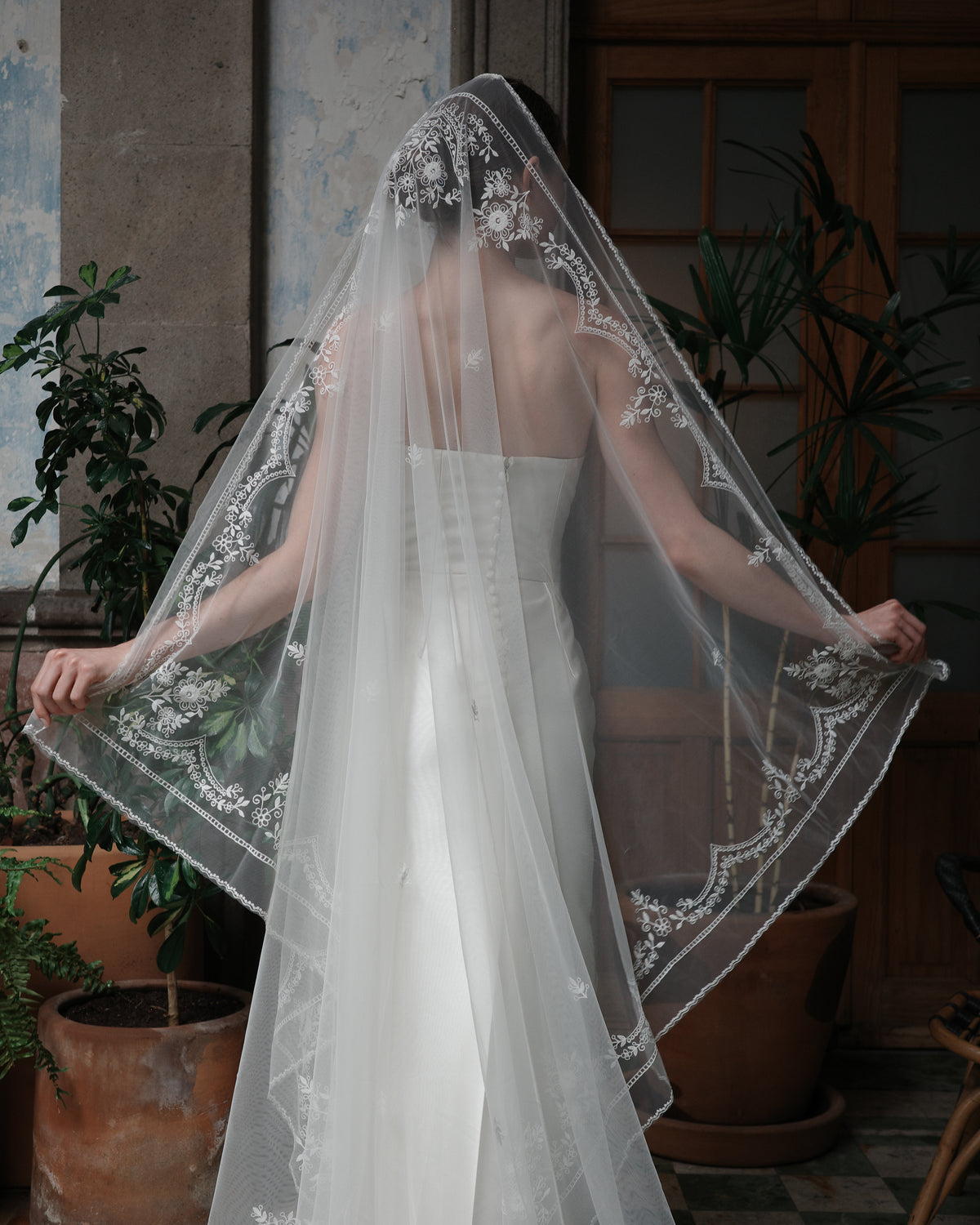 REGINA EMBROIDERED VEIL - Ofrenda Studio
