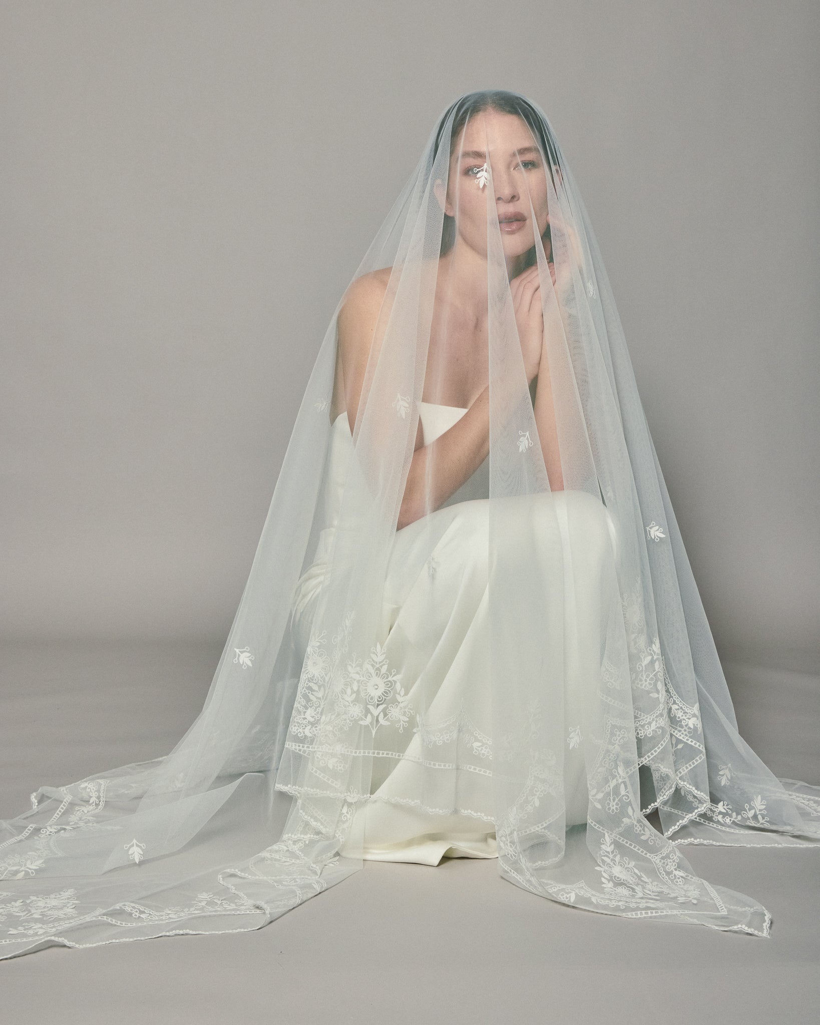 REGINA EMBROIDERED VEIL - Ofrenda Studio