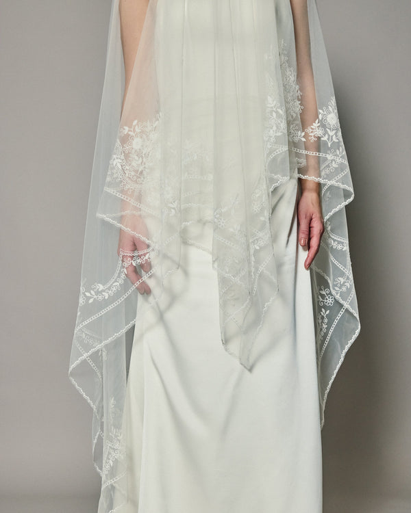 REGINA EMBROIDERED VEIL - Ofrenda Studio