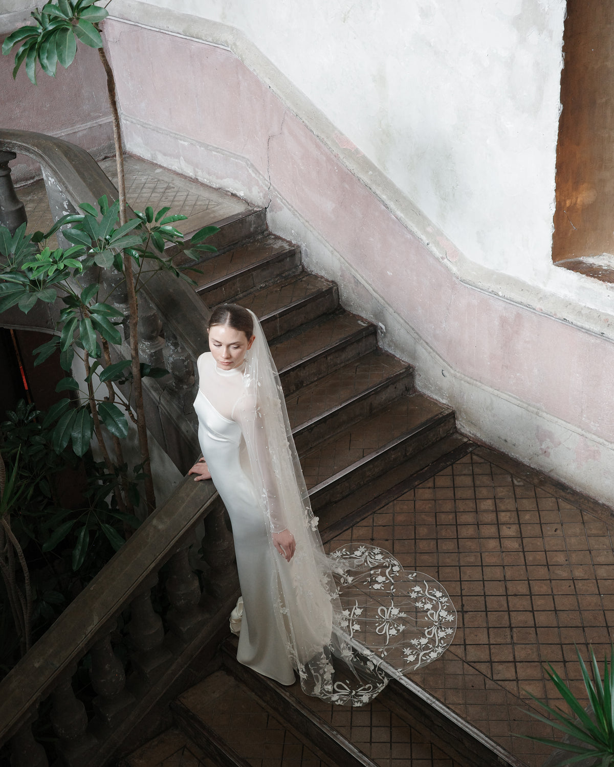 RENATA  FLORAL EMBROIDERY VEIL