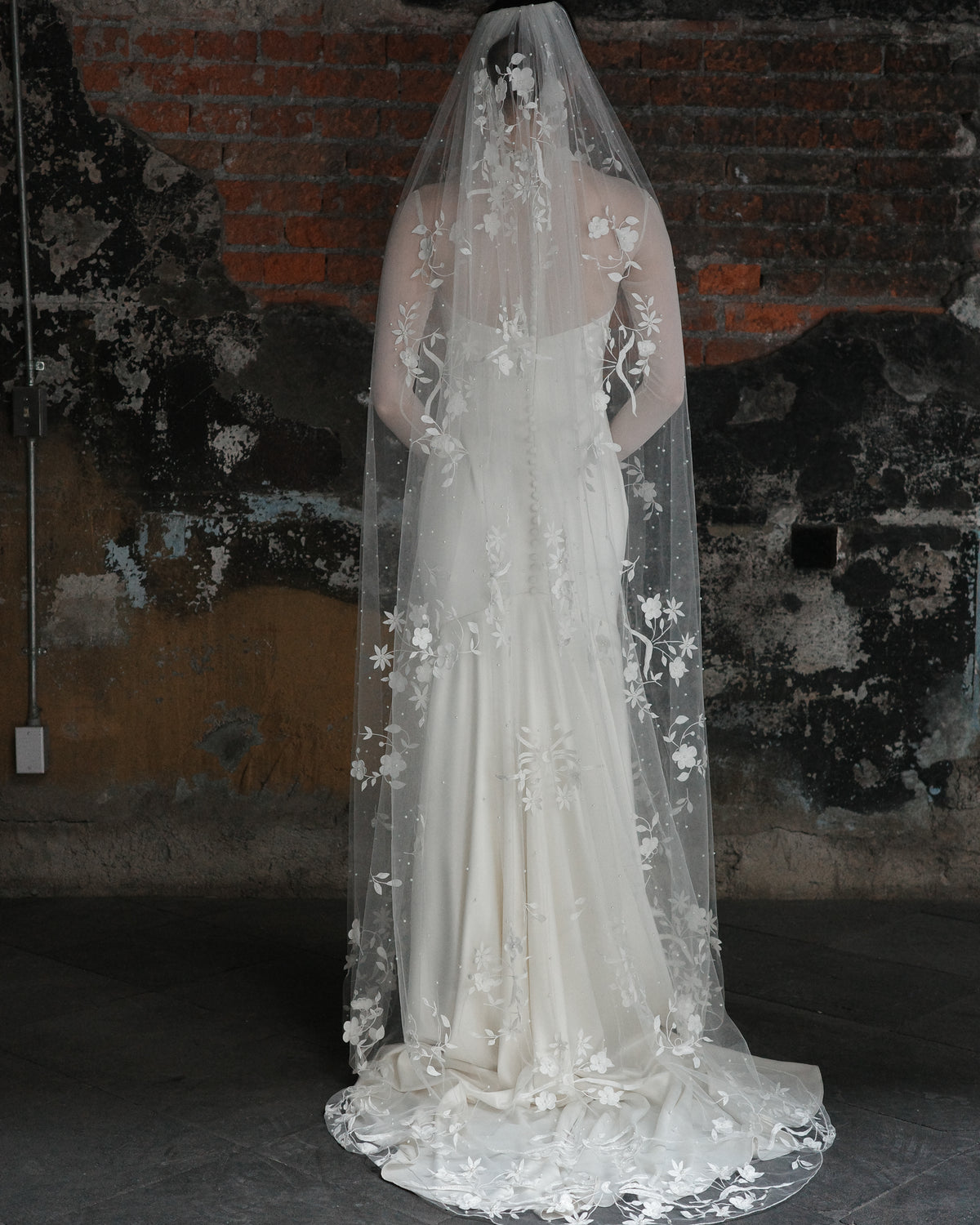 RENATA  FLORAL EMBROIDERY VEIL