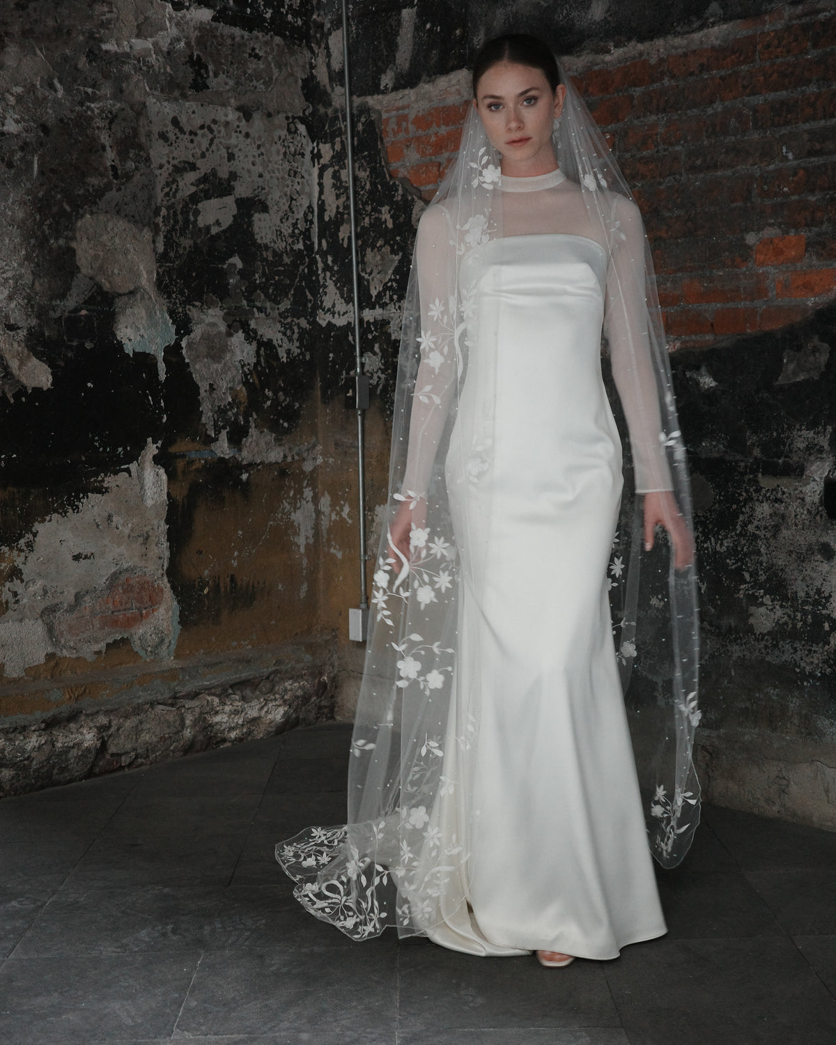 RENATA  FLORAL EMBROIDERY VEIL