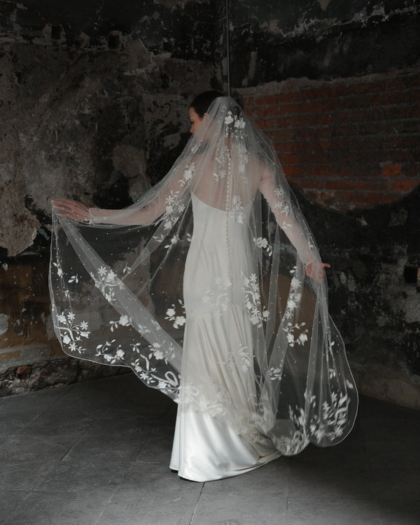 RENATA  FLORAL EMBROIDERY VEIL