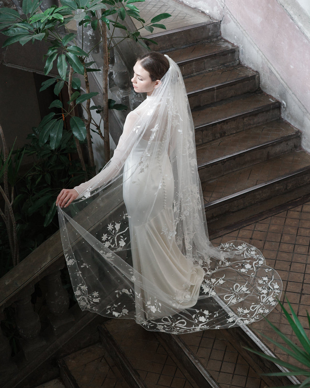 RENATA  FLORAL EMBROIDERY VEIL