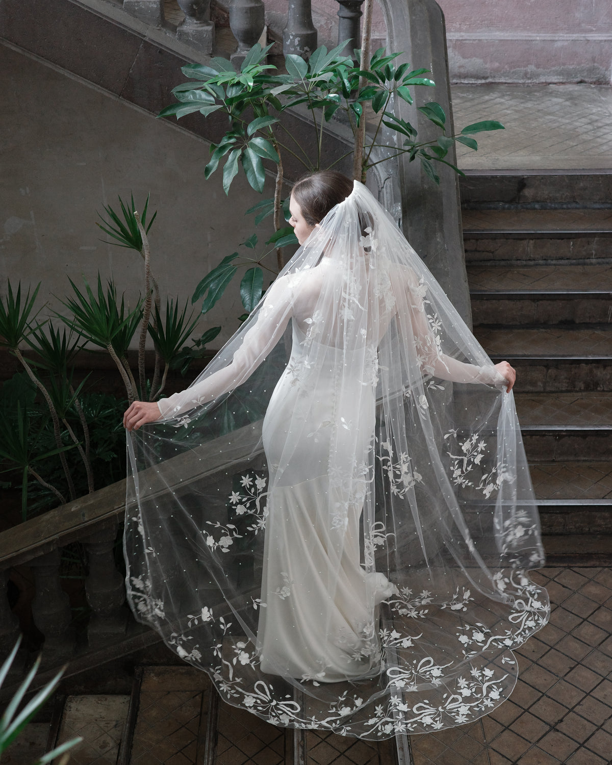 RENATA  FLORAL EMBROIDERY VEIL