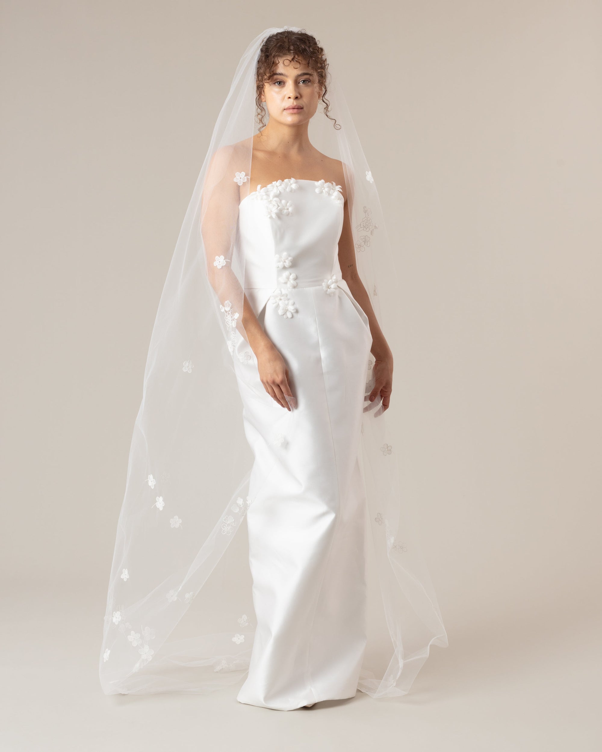 FLORISTA BLOOMING EMBROIDERY VEIL - Ofrenda Studio