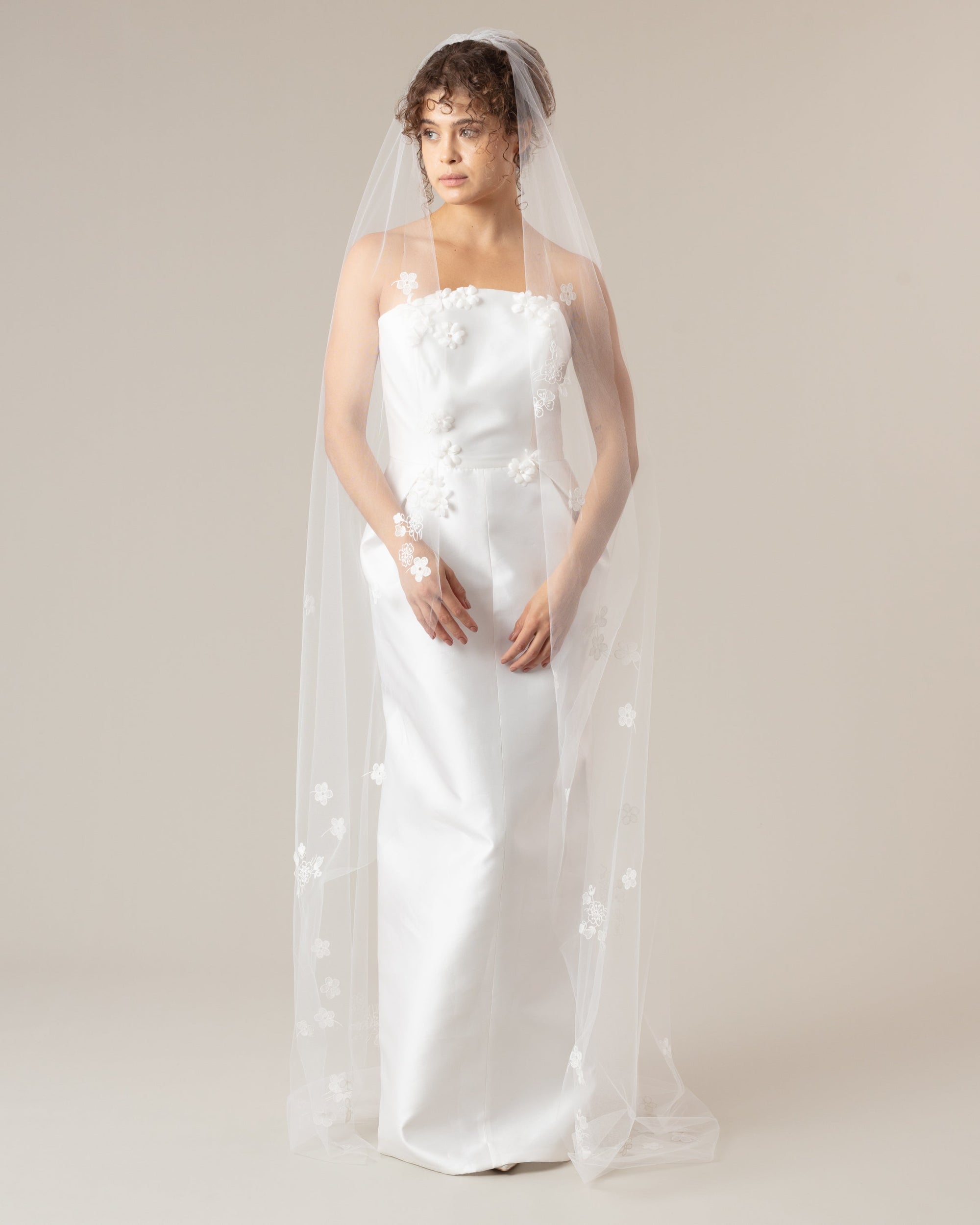 FLORISTA BLOOMING EMBROIDERY VEIL - Ofrenda Studio