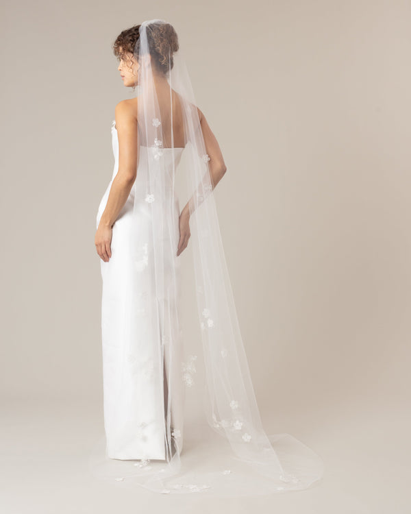 FLORISTA BLOOMING EMBROIDERY VEIL - Ofrenda Studio