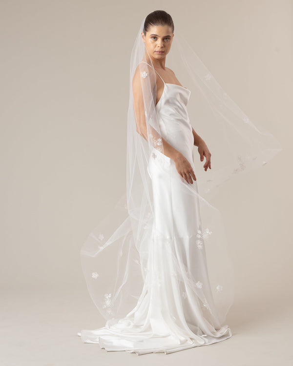 FLORISTA BLOOMING EMBROIDERY VEIL - Ofrenda Studio