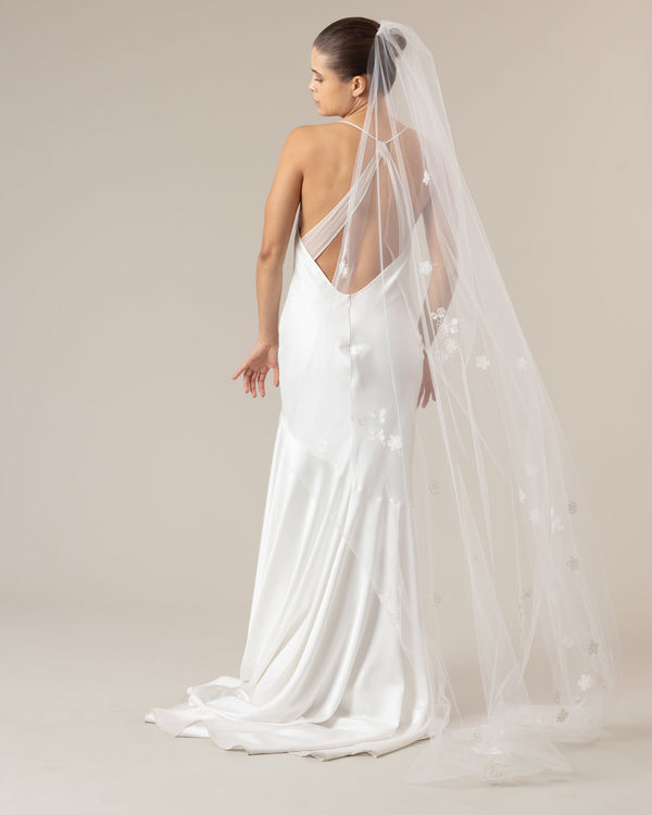 FLORISTA BLOOMING EMBROIDERY VEIL - Ofrenda Studio