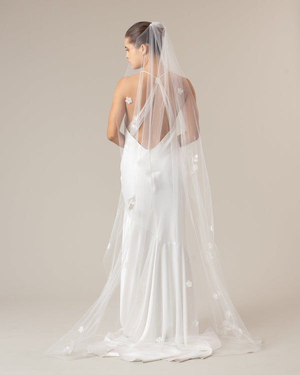 FLORISTA BLOOMING EMBROIDERY VEIL - Ofrenda Studio