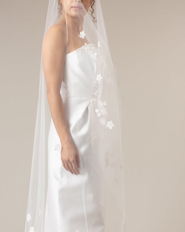 FLORISTA BLOOMING EMBROIDERY VEIL - Ofrenda Studio