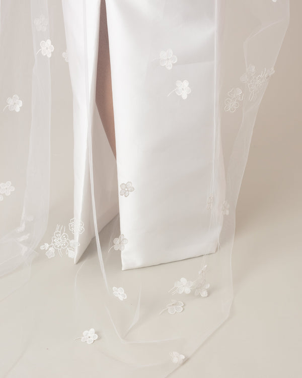 FLORISTA BLOOMING EMBROIDERY VEIL - Ofrenda Studio