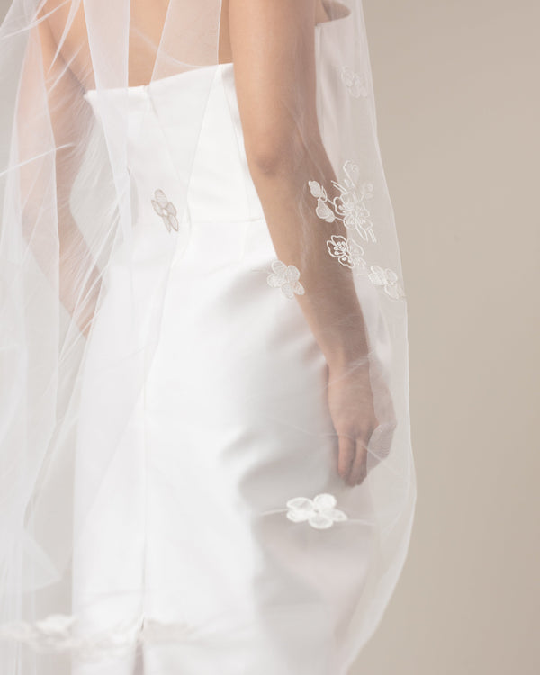 FLORISTA BLOOMING EMBROIDERY VEIL - Ofrenda Studio
