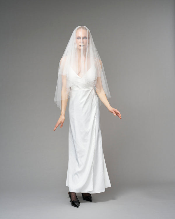 ECO TULLE // RAW EDGE TWO TIER FINGERTIP LENGTH 41" // OFF WHITE
