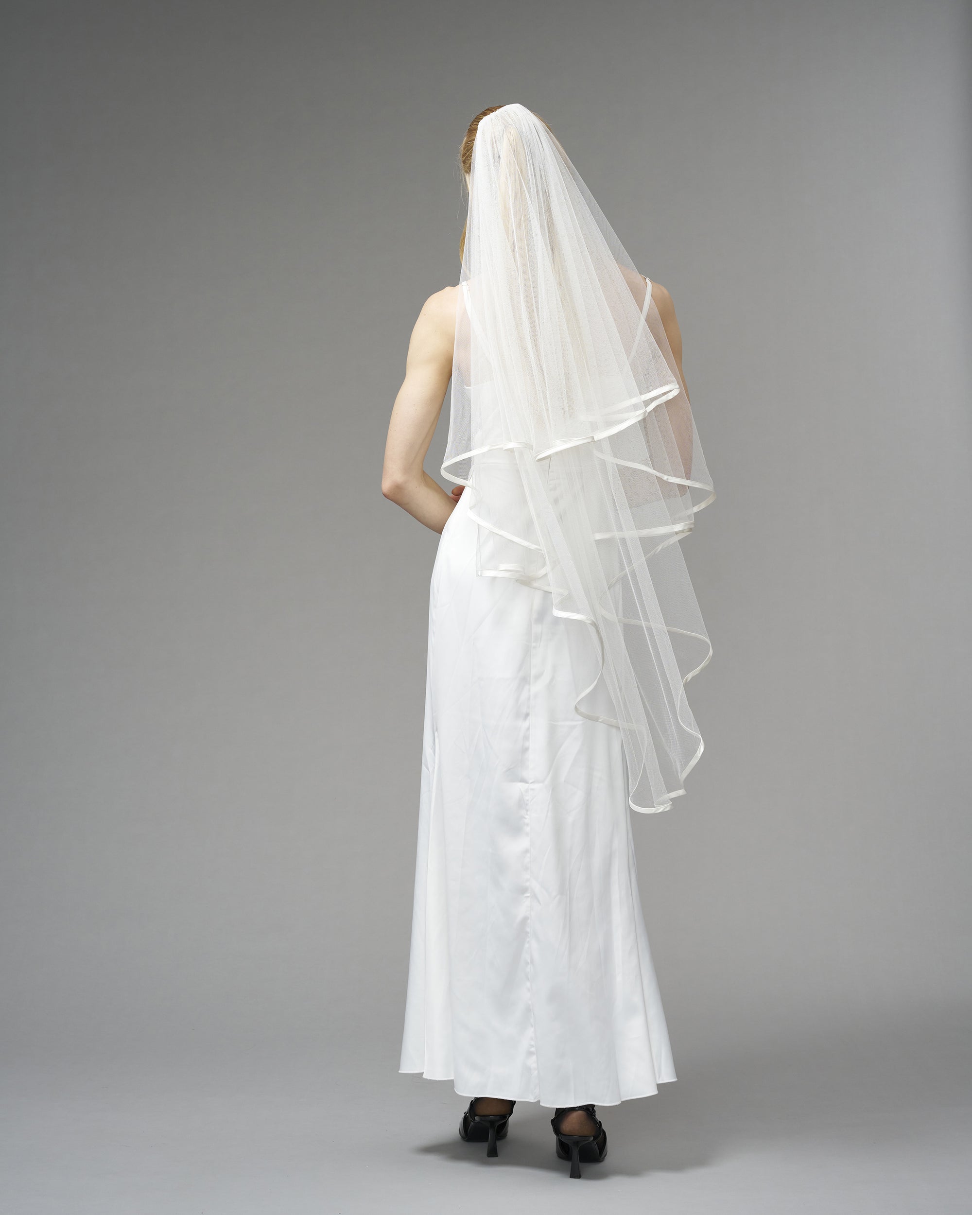 ECO TULLE/ SATIN TRIM TWO TIER KNEE LENGTH 48" // LIGHT IVORY - Ofrenda Studio