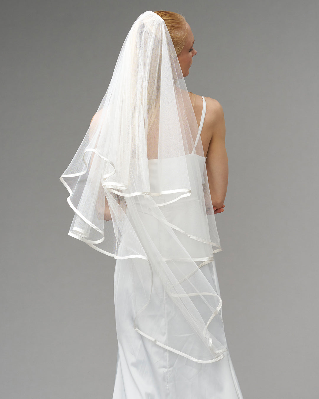 ECO TULLE/ SATIN TRIM TWO TIER KNEE LENGTH 48" // LIGHT IVORY - Ofrenda Studio