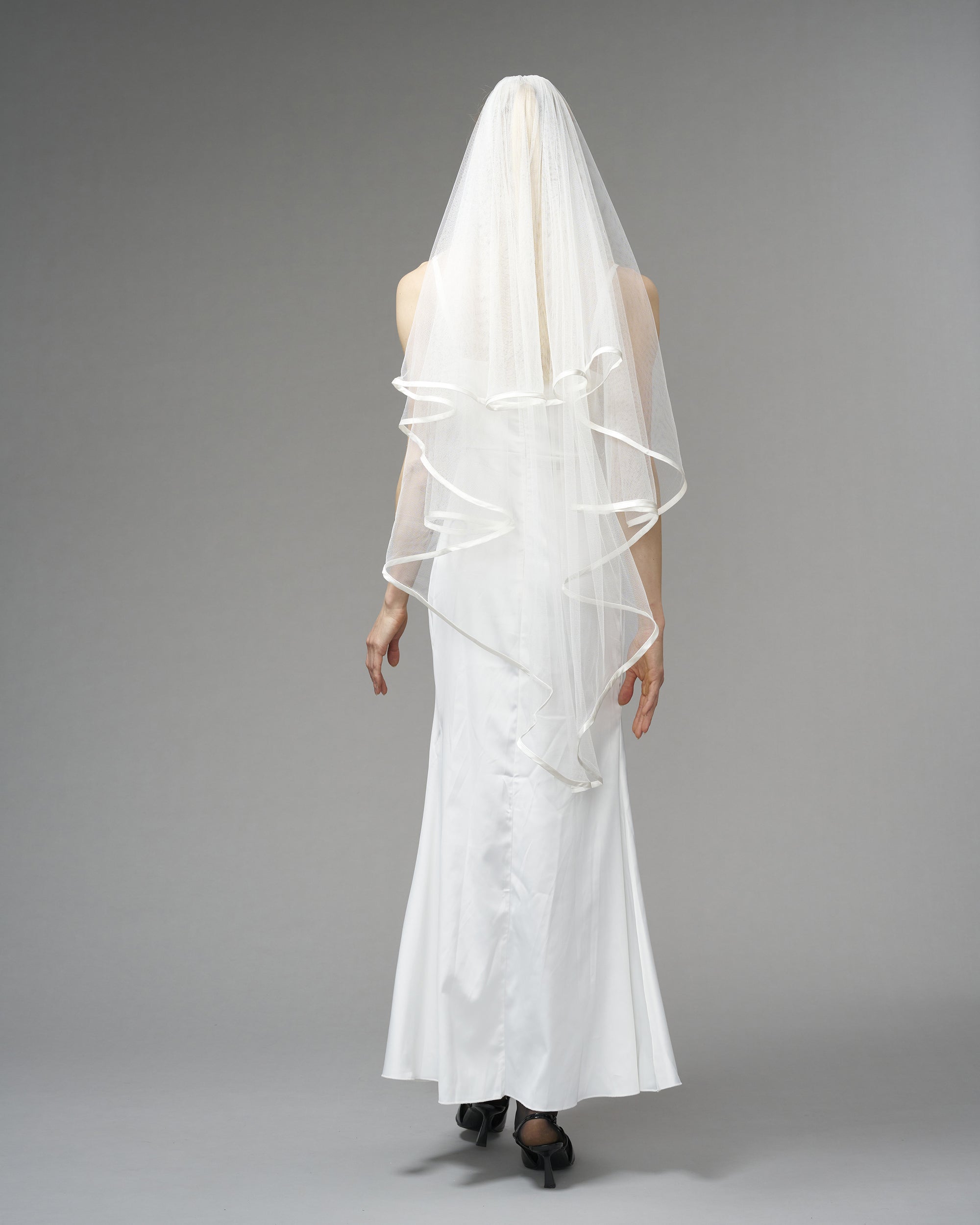 ECO TULLE/ SATIN TRIM TWO TIER KNEE LENGTH 48" // LIGHT IVORY - Ofrenda Studio