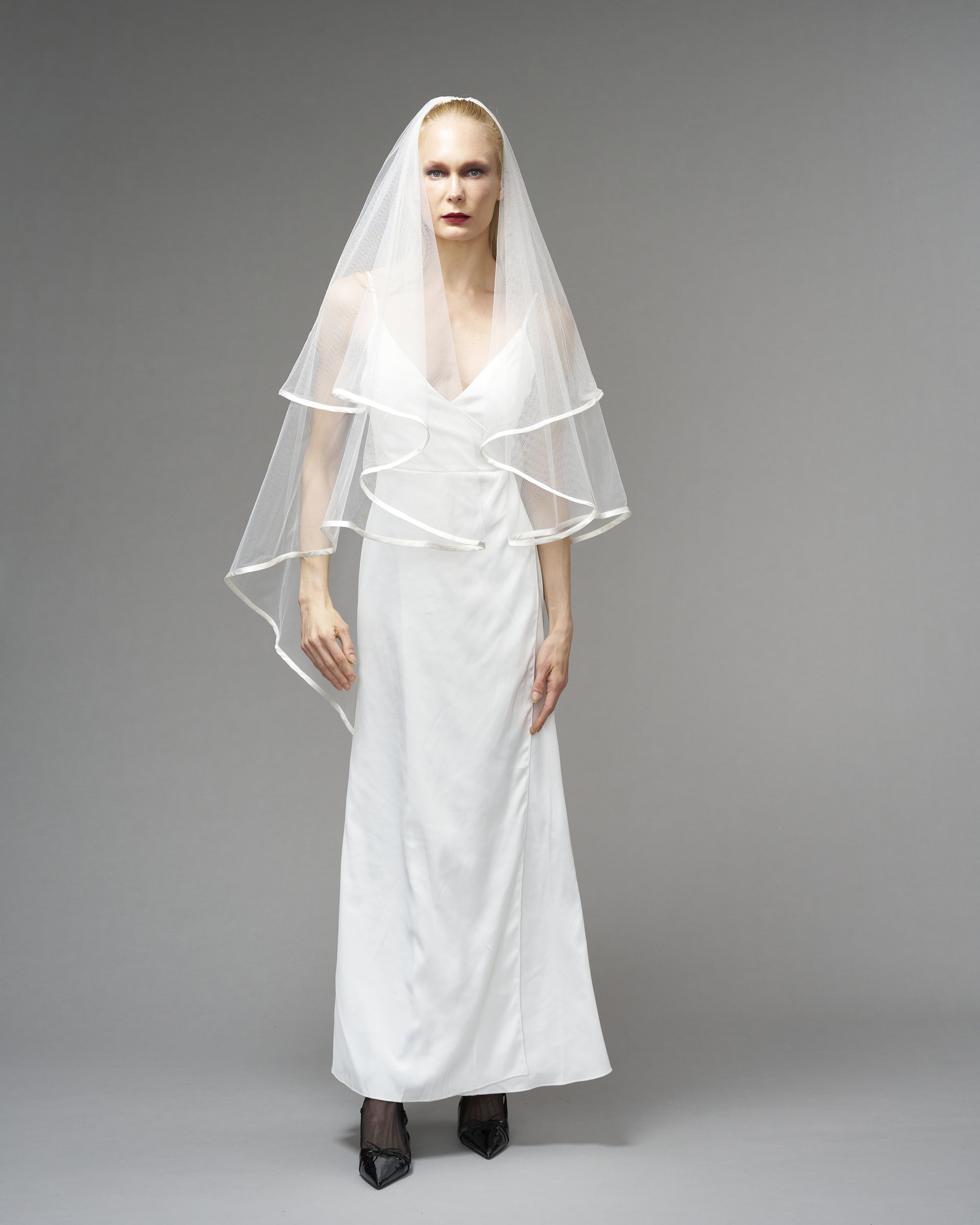 ECO TULLE/ SATIN TRIM TWO TIER KNEE LENGTH 48" // LIGHT IVORY - Ofrenda Studio