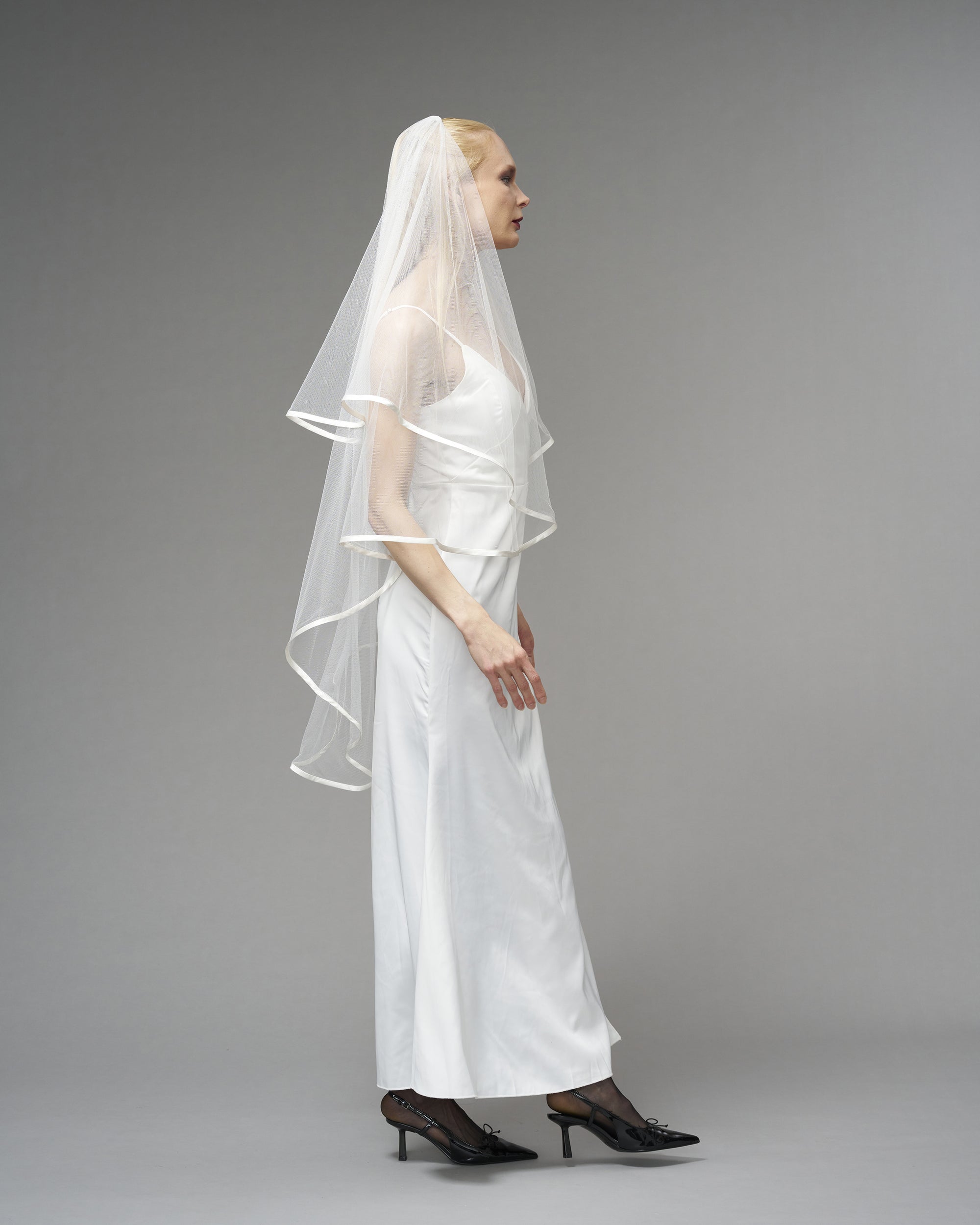 ECO TULLE/ SATIN TRIM TWO TIER KNEE LENGTH 48" // LIGHT IVORY - Ofrenda Studio