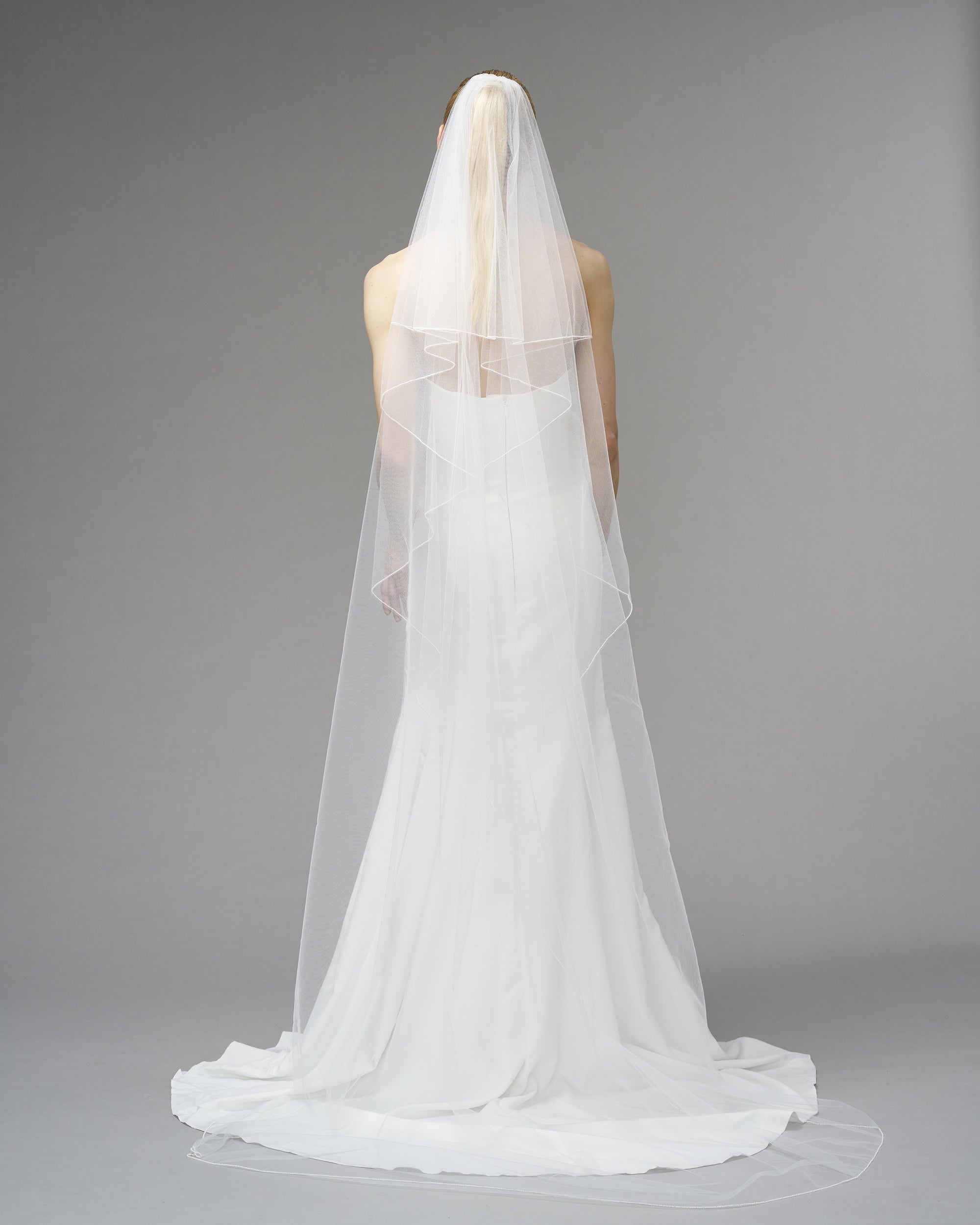 ENGLISH TULLE // SEED BEADS CHAPEL LENGTH 90" + 20" MINI BLUSHER // OFF WHITE