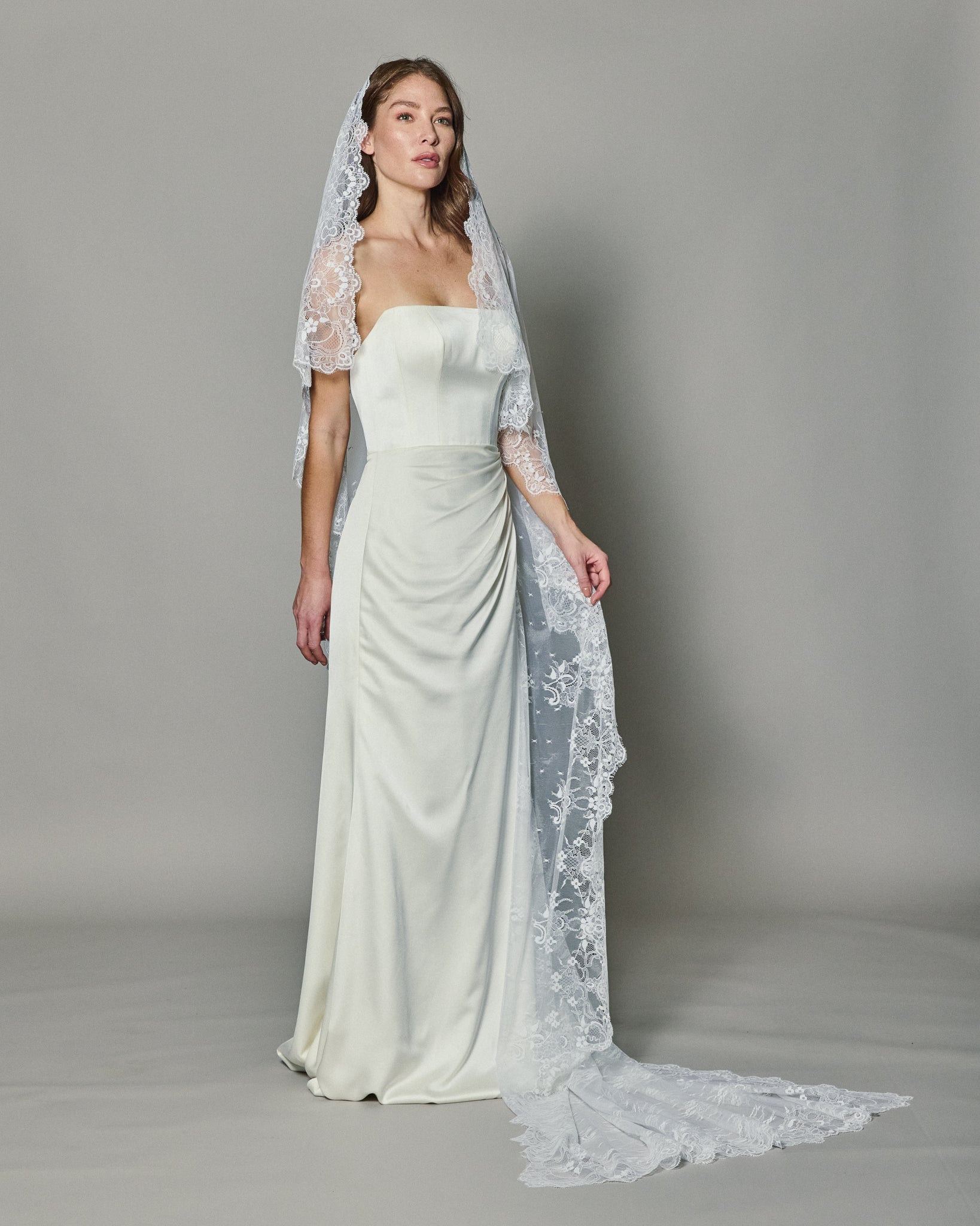 TERESA SPANISH LACE MANTILLA
