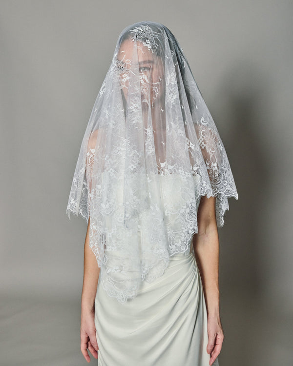 TERESA SPANISH LACE MANTILLA